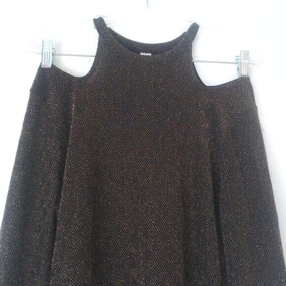 No Boundaries women's size XL black and gold cold shoulder metallic blouse - Picture 2 of 16